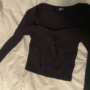 black long sleeve crop
